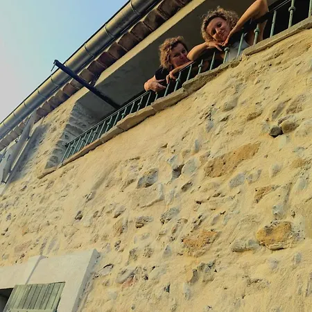 Gites La Bastide Flora, Vue Panoramique Ou Chambres Sur Rue * Le Chaffaut-Saint-Jurson